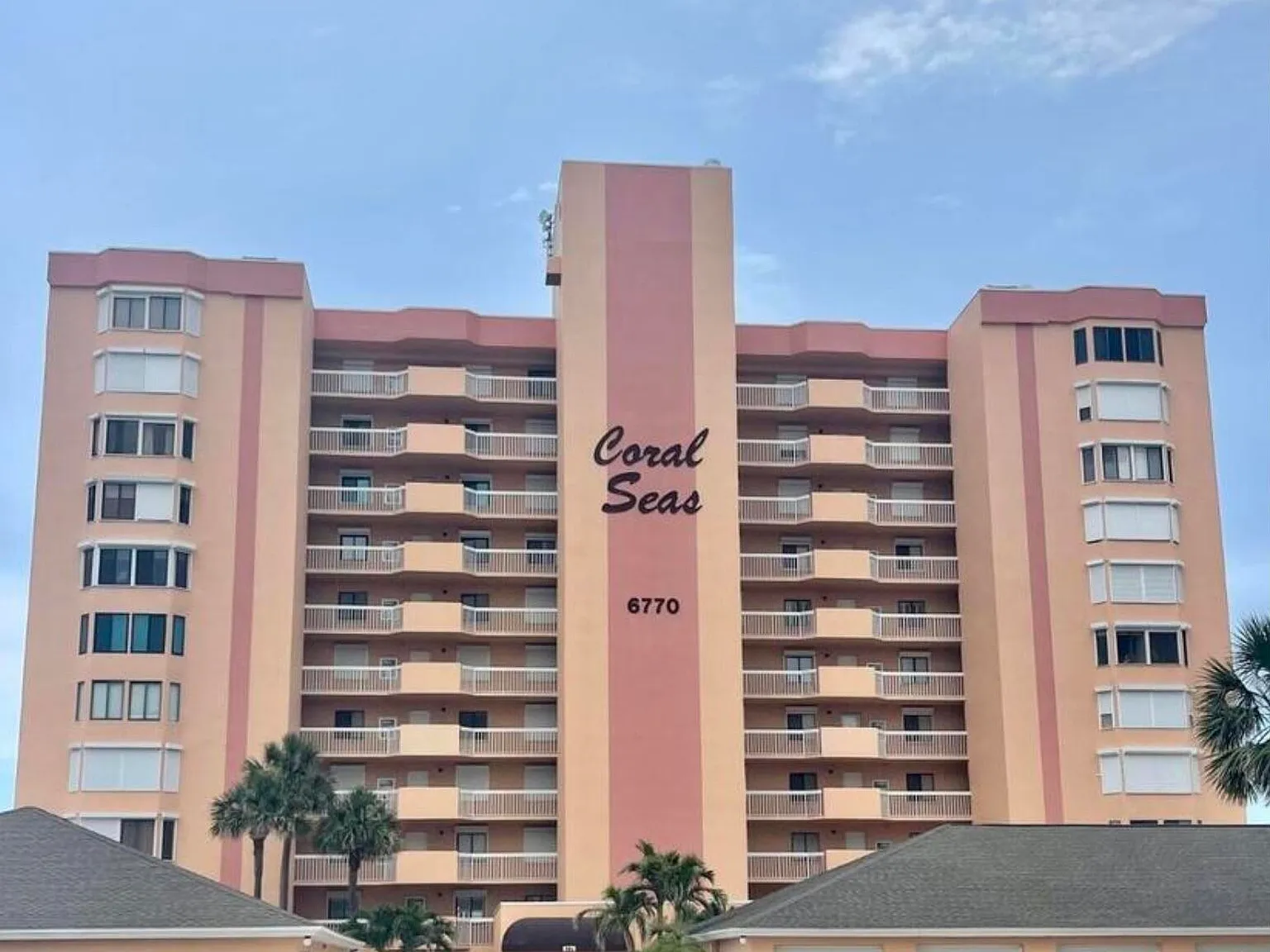 3 bed, 2.0 bath, 1608 sqft, $2,800 — Photo 1