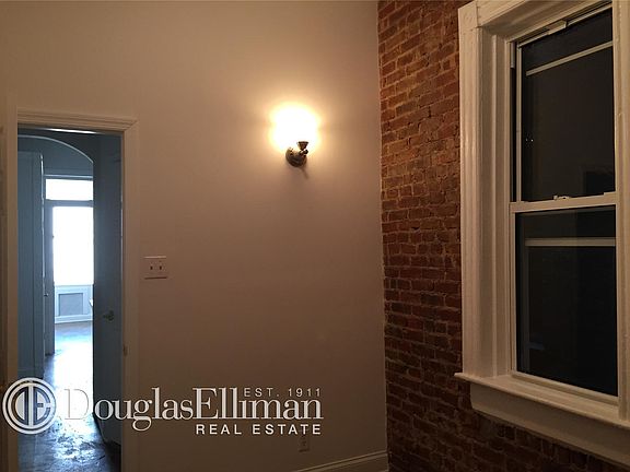 4th image of 325 E 12th St APT 3B