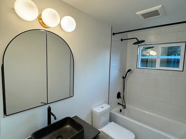 (undisclosed Address), Kent, WA 98032