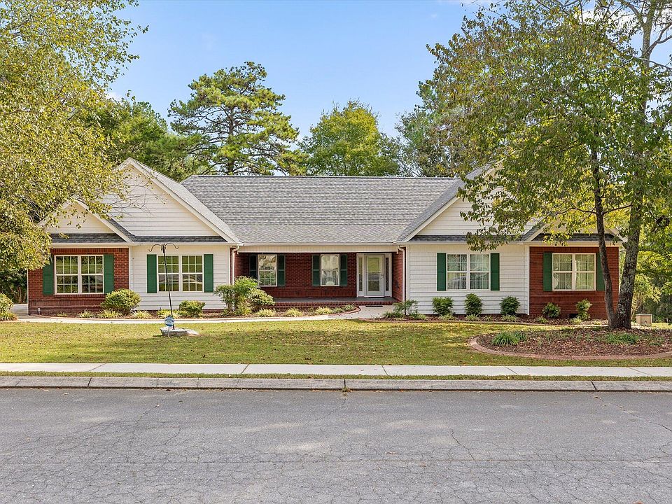 1st image of 212 Honeysuckle Dr