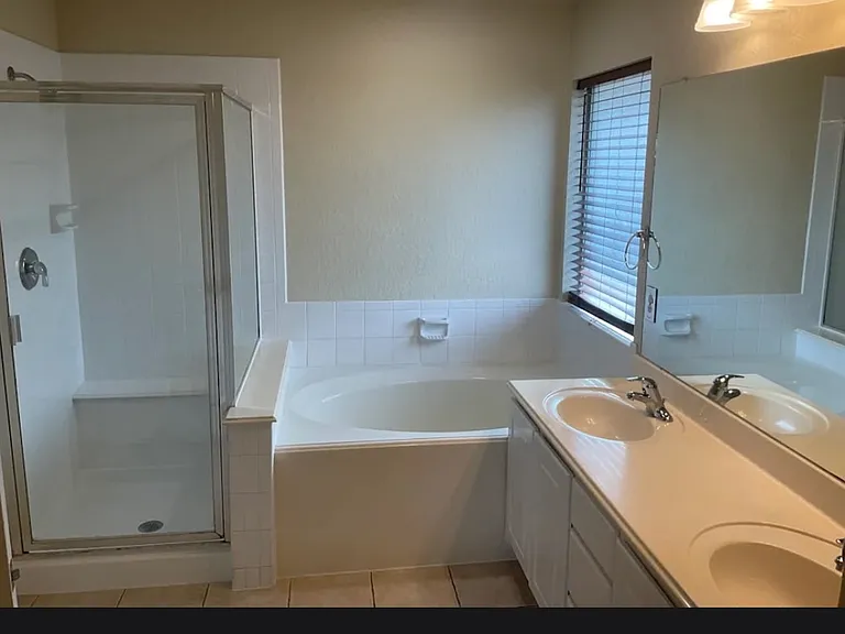 19435 Wildwood Dale Ln — Photo 2