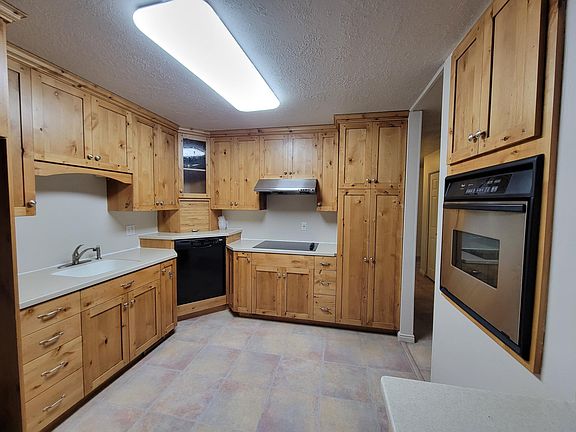 2nd image of 1127 W Meadow Glen Way
