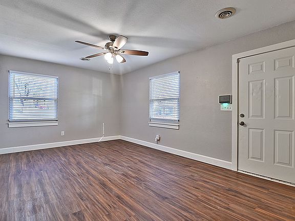 3rd image of 2802 Highland Dr