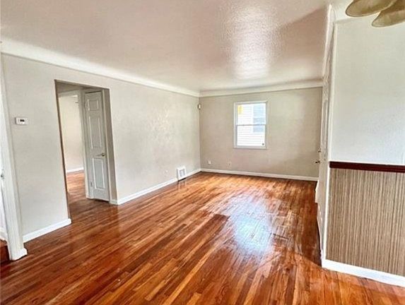 3rd image of 12703 Park Knoll Dr