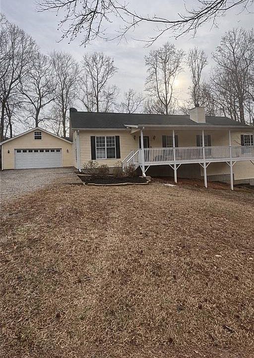 1st image of 122 Wesley Chapel Ln