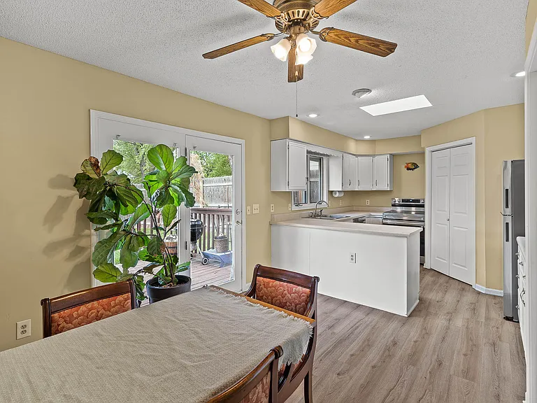2601 Hillshire Dr — Photo 11