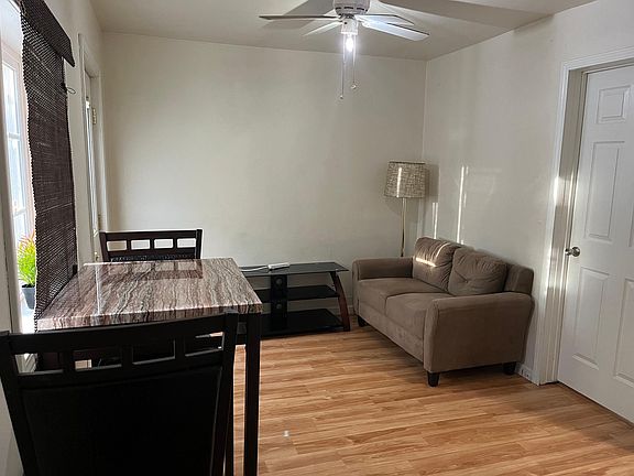 4th image of 1027 S Garden Ave #B