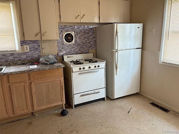 5th image of 3856 17th St