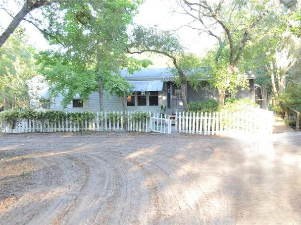 591 SE Fisher Rd, Ocklawaha, FL 32179