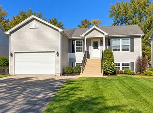 1394 Teakwood Ln, Crystal Lake, IL 60014