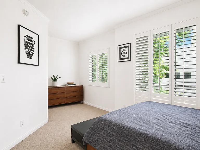 1098 Everett Pl — Photo 10