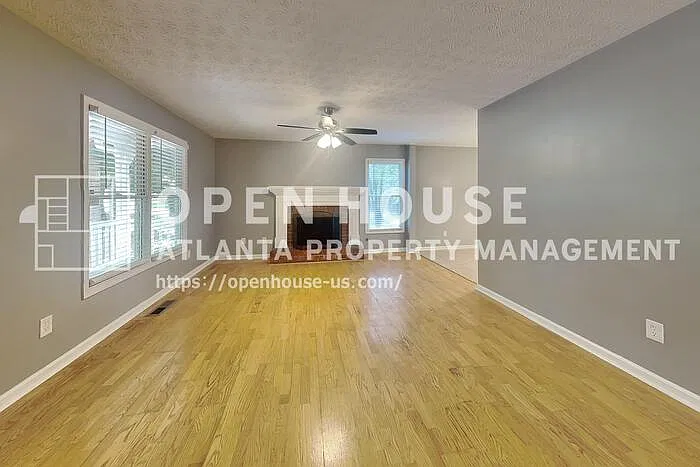 4 bed, 2.5 bath, 1746 sqft, $1,925 — Photo 4