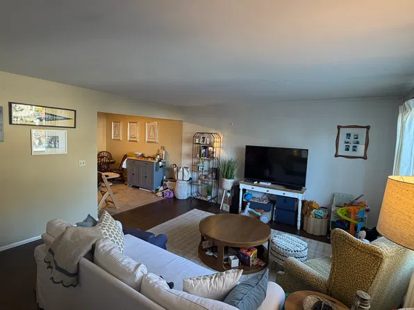 (undisclosed Address), Huntington, NY 11743