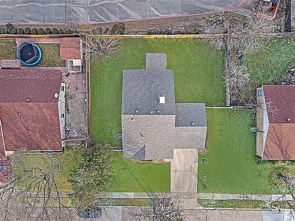 3rd image of 1100 Brush Creek Dr