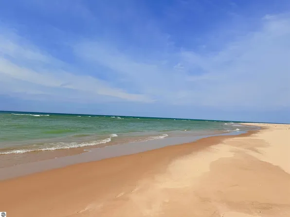0 Point Betsie Rd, Frankfort, MI 49635