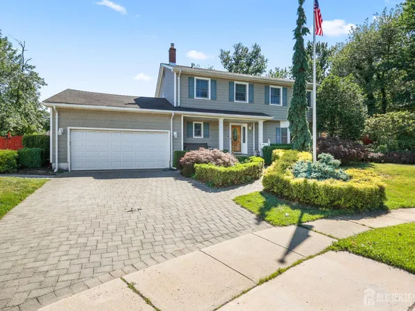 13 Tara Lin Dr, Hazlet, NJ 07730