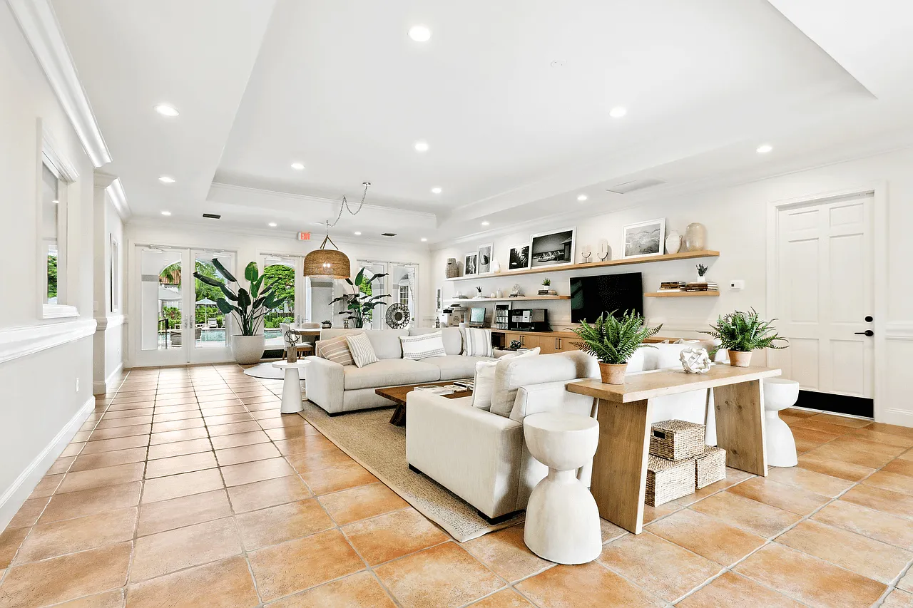 The Enclave Apartments at Waterways — Photo 2