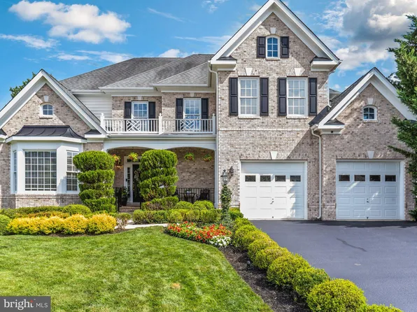 4299 Newbold Ct, Woodbridge, VA 22192