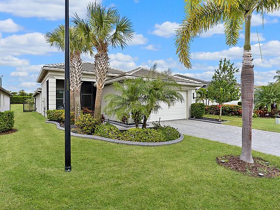 3rd image of 11798 SW Waterford Isle Way