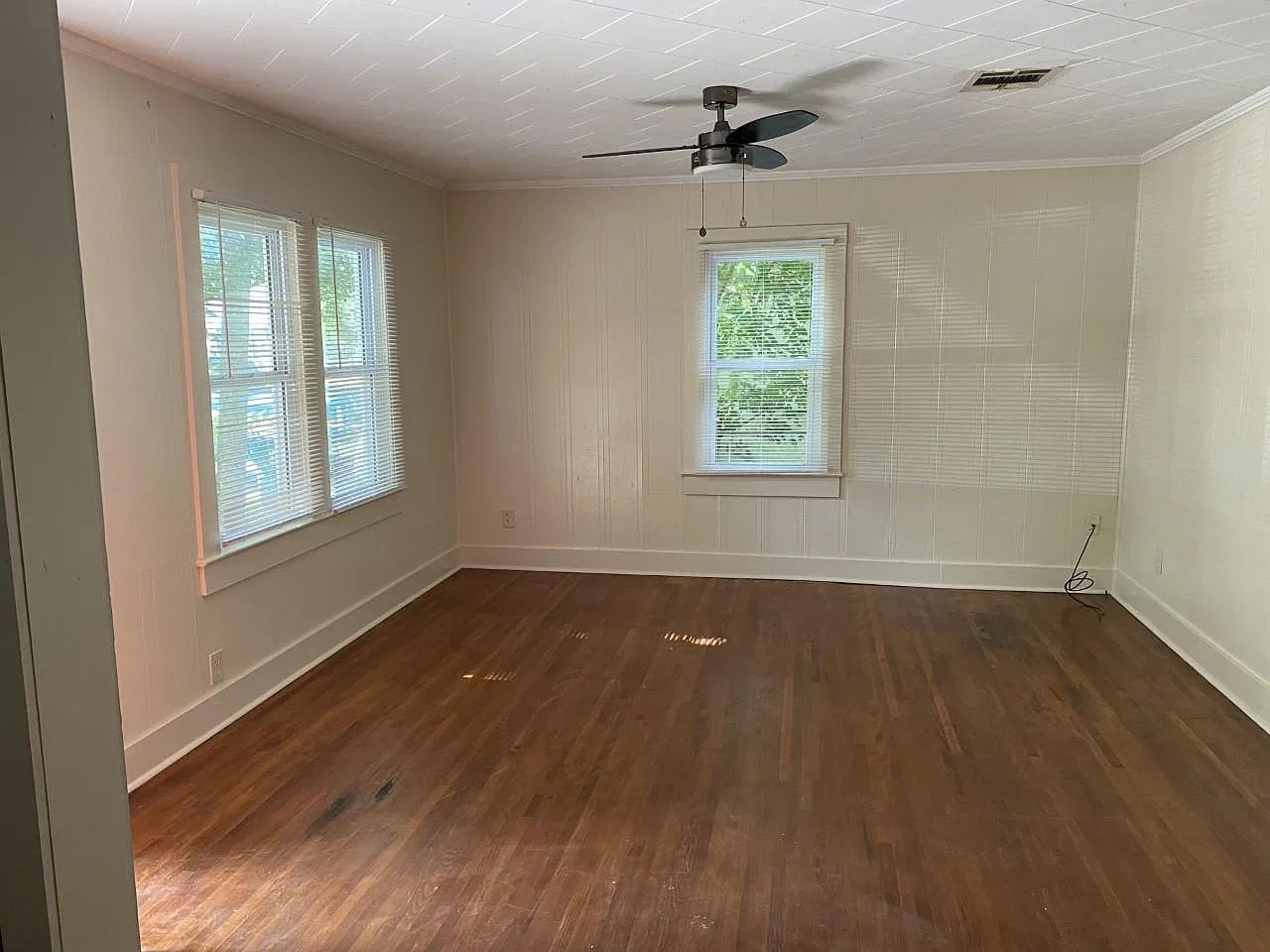 3 bed, 1300 sqft, $1,100 — Photo 4