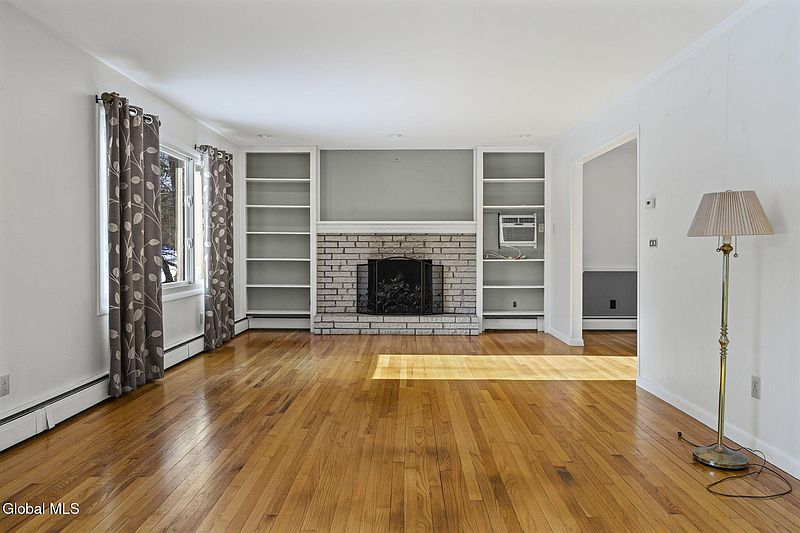 5th image of 41 Sweet Brier Drive