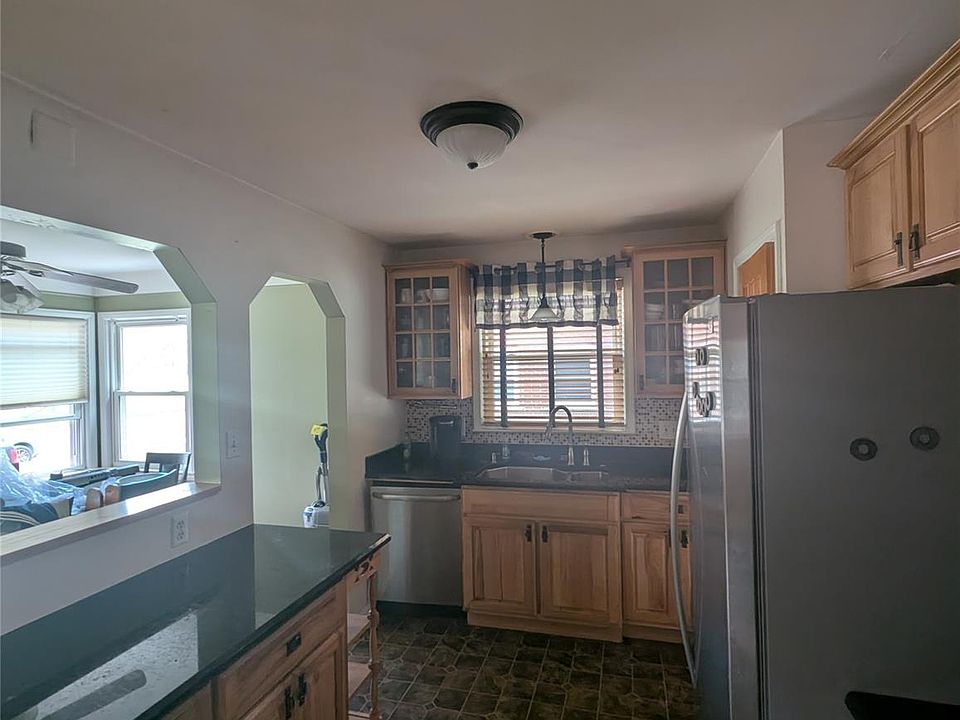 979 Liberty Ave, photo 12