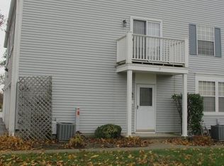 121 Lake Village Dr #109, Walled Lake, MI 48390