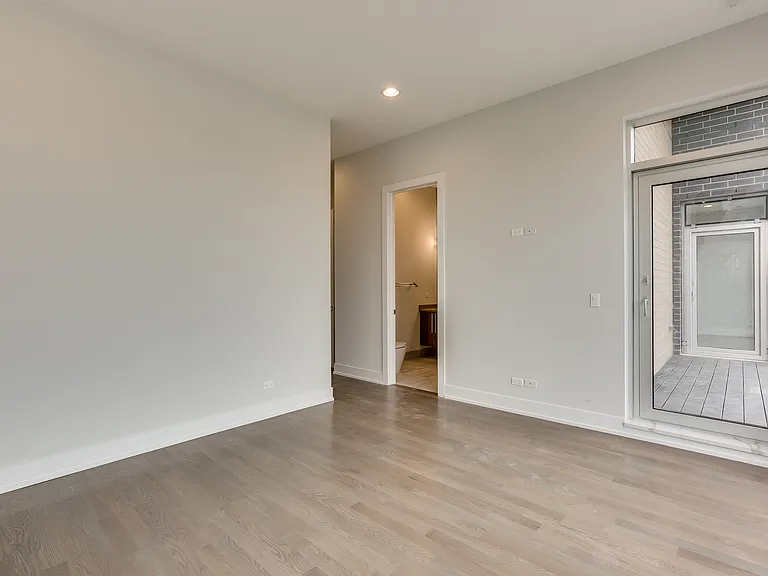 2805 W Cortland St #3 — Photo 17