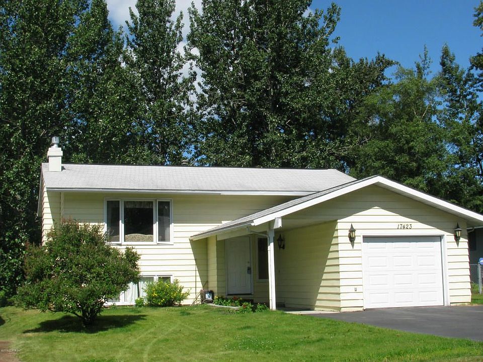 1st image of 17423 Meadow Creek Dr