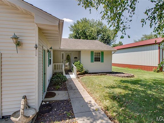 5th image of 405-407 N Shady Ln