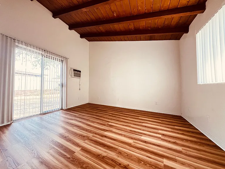 357 Garfield Ave — Photo 6