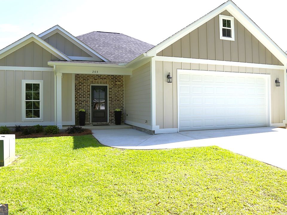 1st image of 203 Saxton Pl