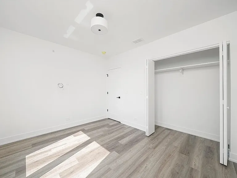 2030 Greenwood St — Photo 23