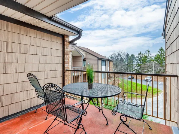 8643 North Servite DRIVE #218, Milwaukee, WI 53223