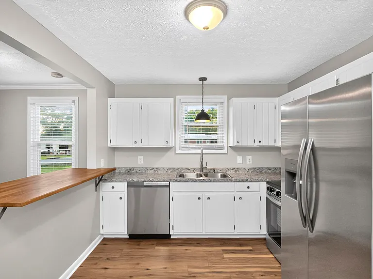 2303 Kimberly Dr — Photo 4