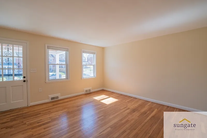 Building Photo - 1444 Meridene Dr