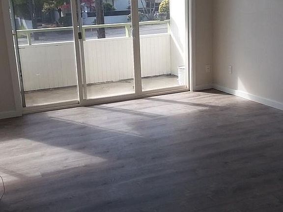 4th image of 5656 California Ave SW #8599248