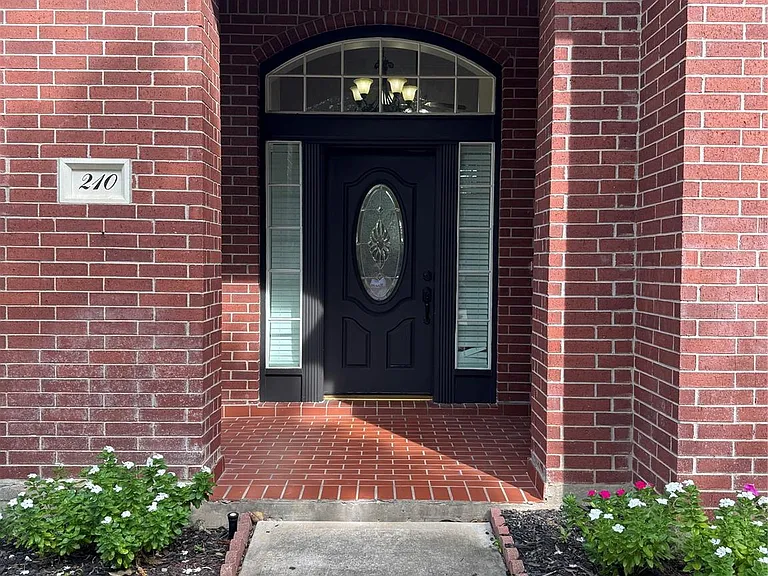 210 Indian Summer Ct — Photo 2
