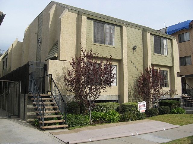1st image of 1351 Carlton Dr APT D