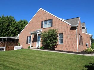 29 Spring Hill Ln, Mountville, PA 17554