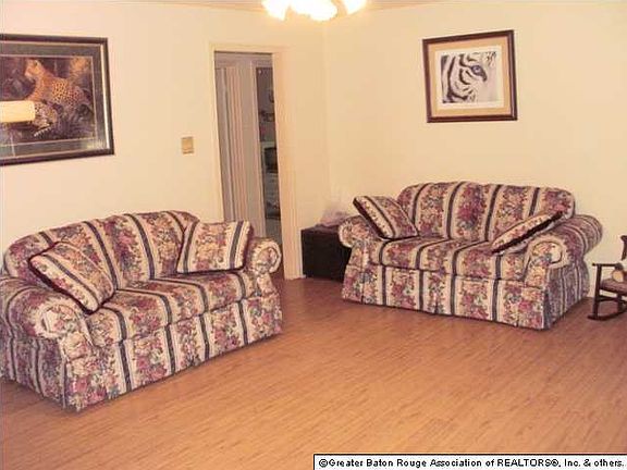 5th image of 17054 Ashton Ave