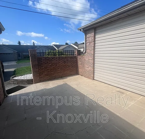 813 Villaview Way — Photo 23