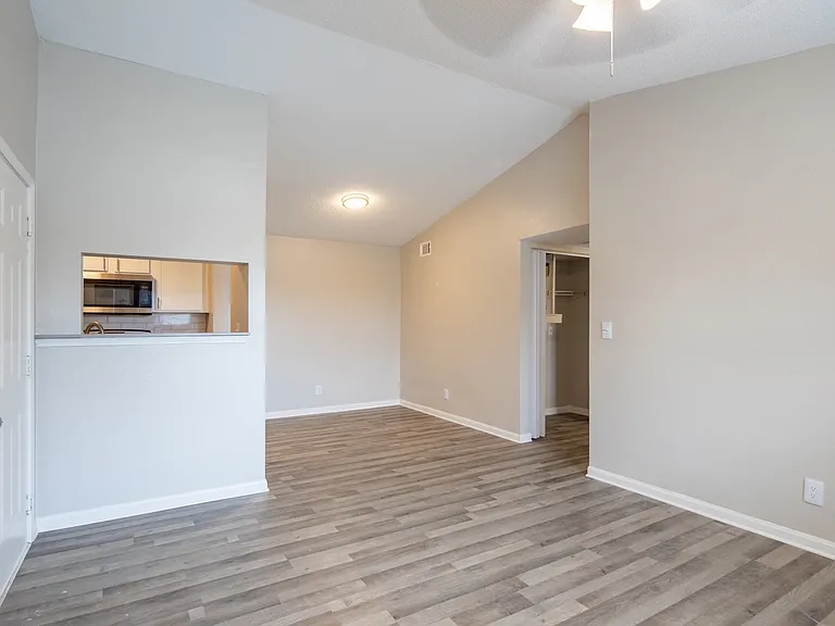 The Charlie Apartments — Photo 22