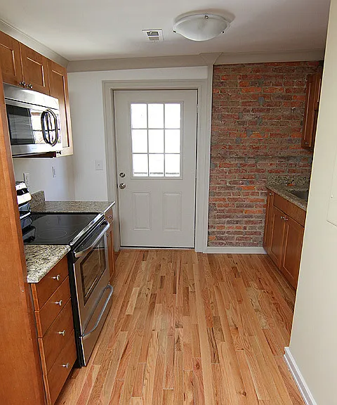 916 W Trinity Ave — Photo 4