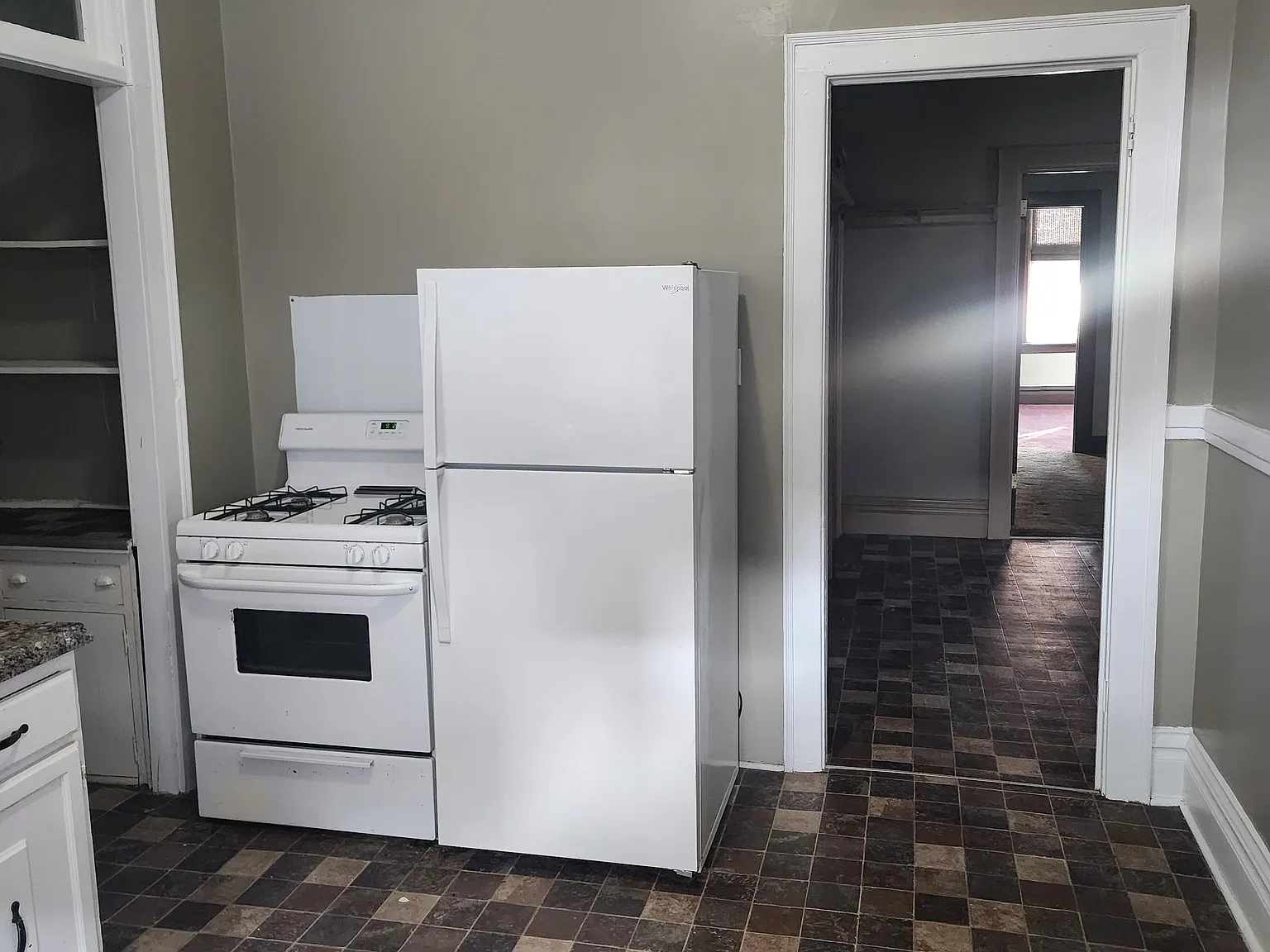 140 Loras — Photo 1