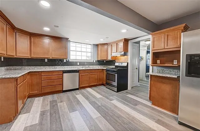 5923 General Haig St — Photo 3
