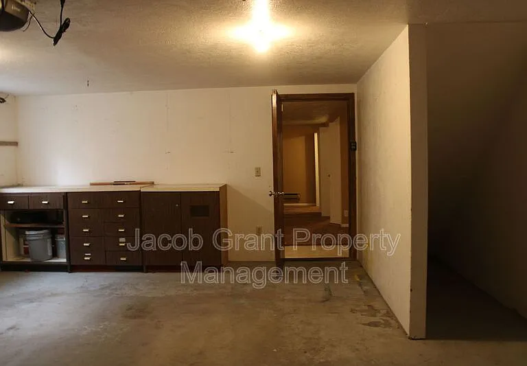 2215 Gail Dr — Photo 19