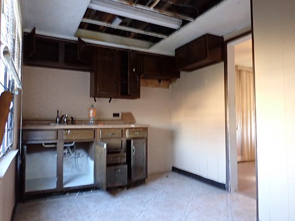 4th image of 8934 S Luella Ave