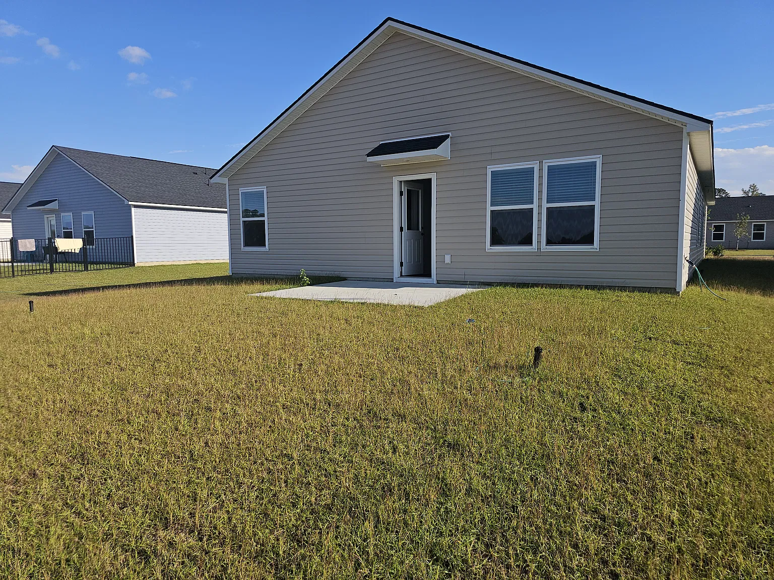 4 bed, 1667 sqft, $2,300 — Photo 2