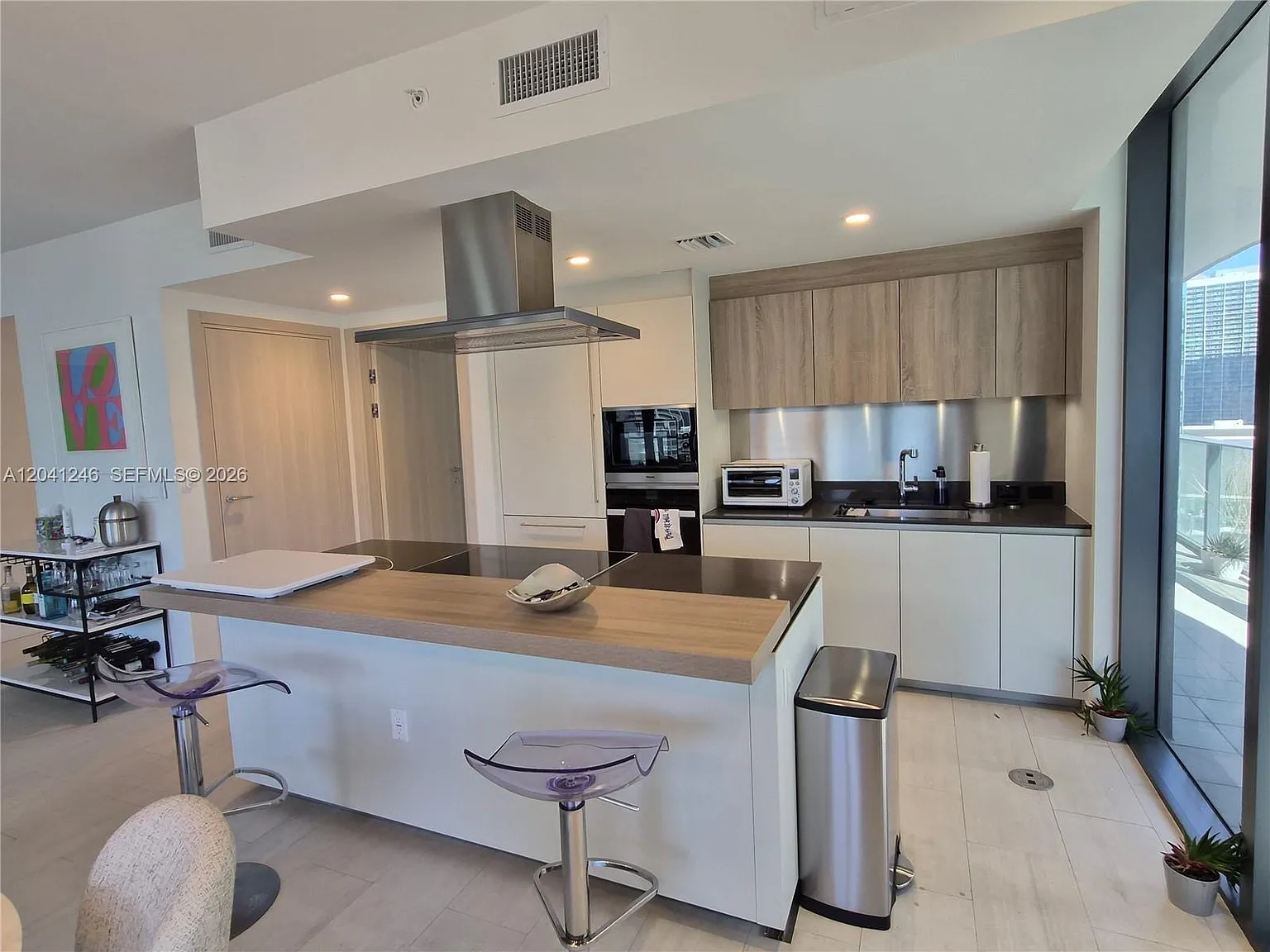 2 bed, 1286 sqft, $8,300 — Photo 2
